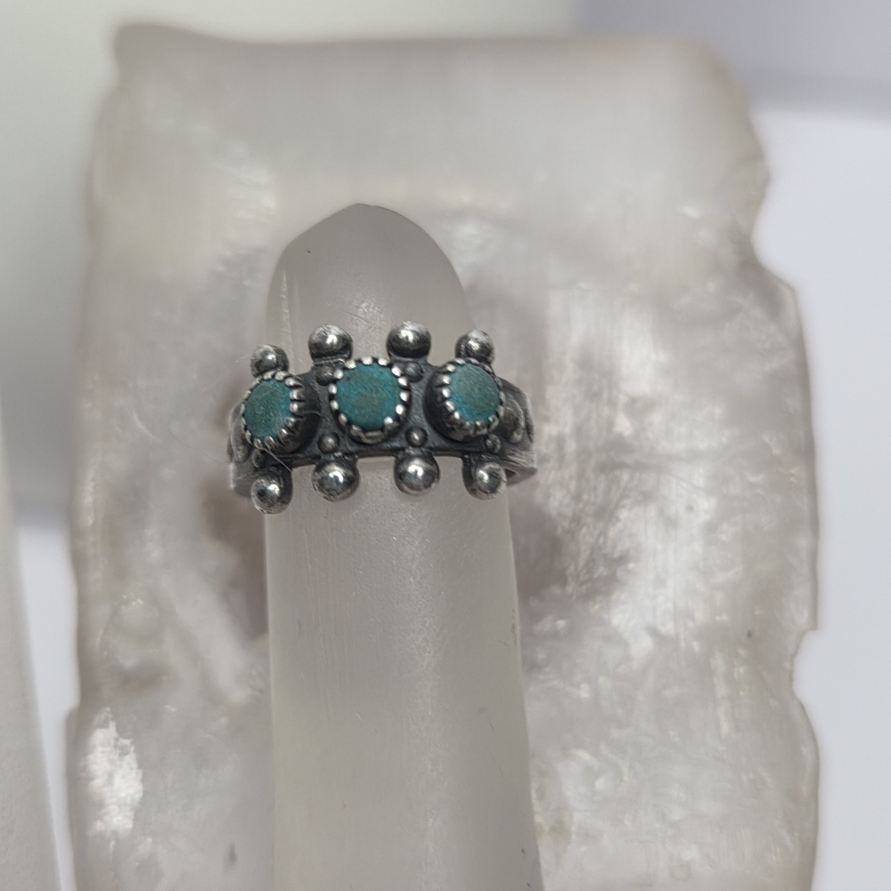 old pawn zuni 70s vtg childs baby ring tourqoise stones